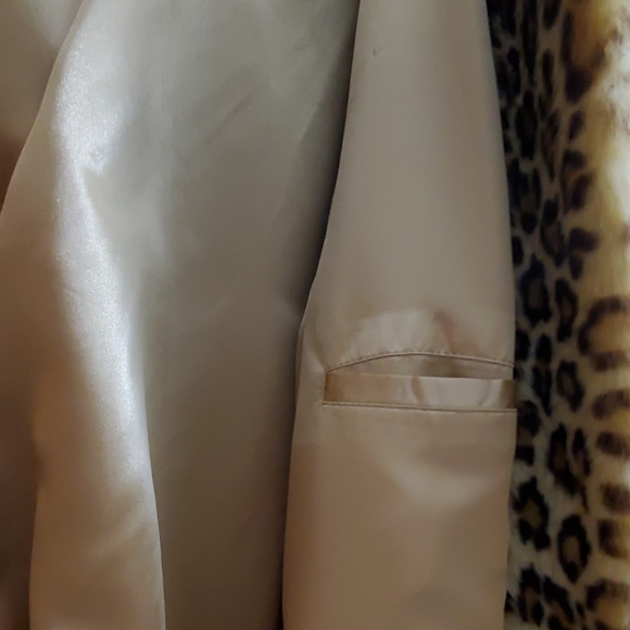 Faux Leopard Coat - Picture 5 of 8